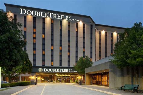 Feel at home with our modern rooms, a warm DoubleTree welcome cookie, and access to our 24-hour fitness center, indoor pool, and lakeside. . Doubletree hotels near me